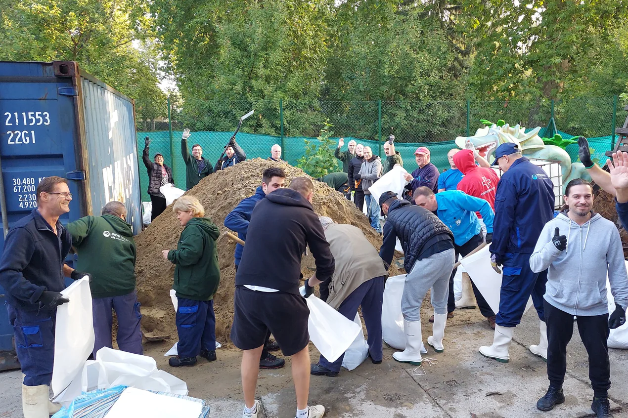 arvizi_vedekezes_a_budapesti_furdokben_2