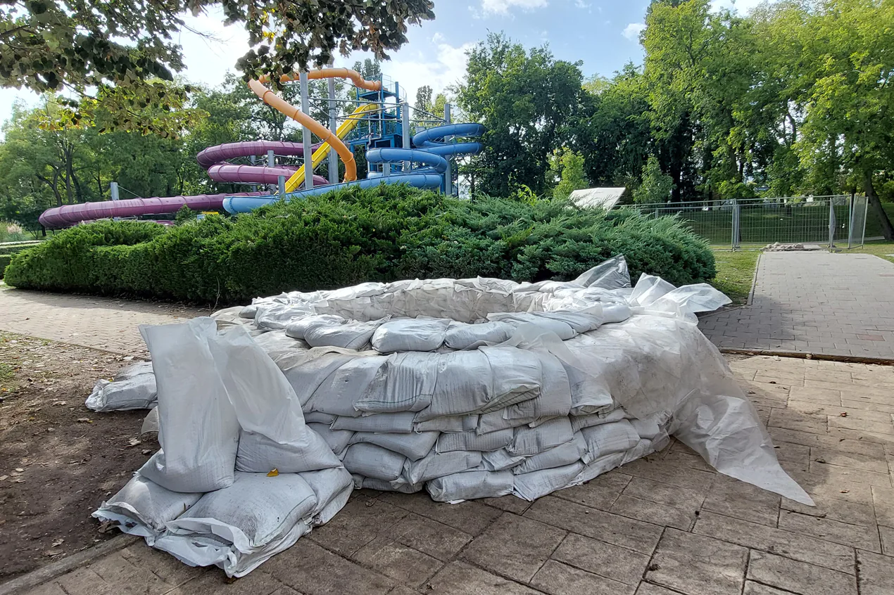 megusztak_az_arvizet_furdoink